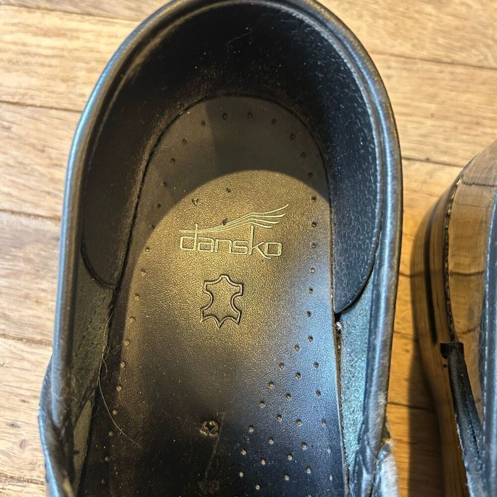 Dansko slip on clogs pre owned size 42 - Picture 3 of 11